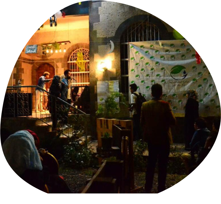 بازار " ليلة بفانوس " - في كب كافيه