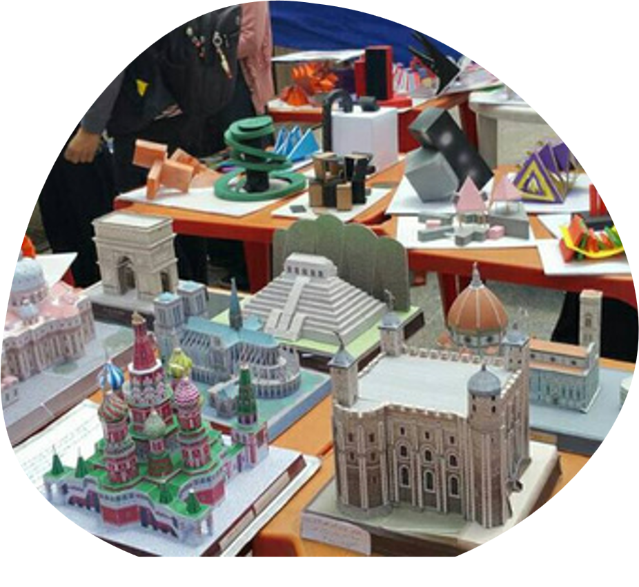 بازار " معاً نحيا " - في جامعة الرازي